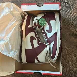 Nike Dunk High Top in Team Red/Pale Ivory (Burgundy and White)